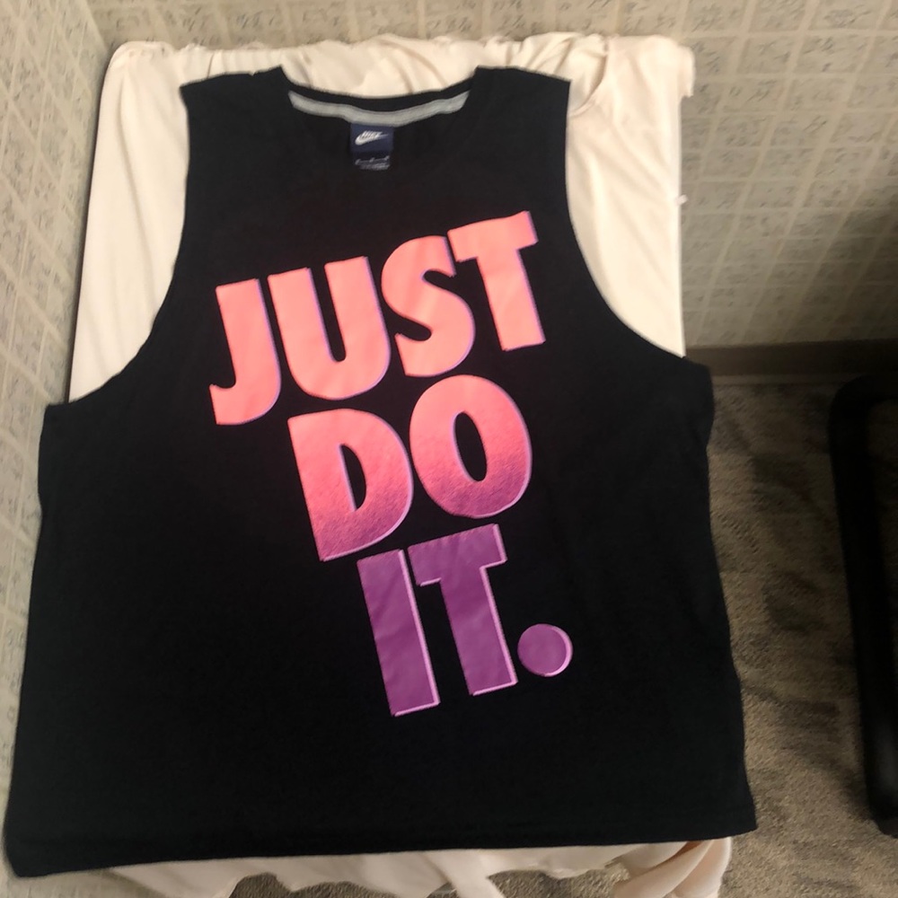 Nike Women’s Muscle Tank